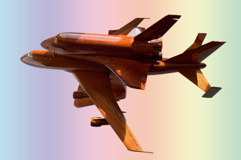 Boeing  Space Shuttle - Image 13