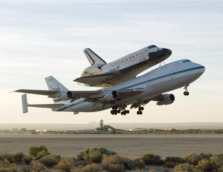 Boeing  Space Shuttle - Image 4