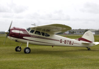 Cessna_195_businessliner_g-btbj_of_1952_arp
