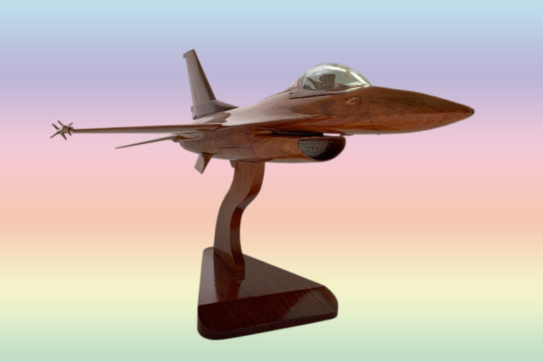 General Dynamics F-16 Fighting Falcon - Image 7