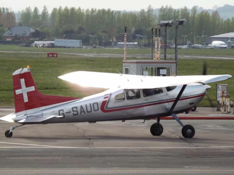 Cessna C-185 Skywagon - Image 4