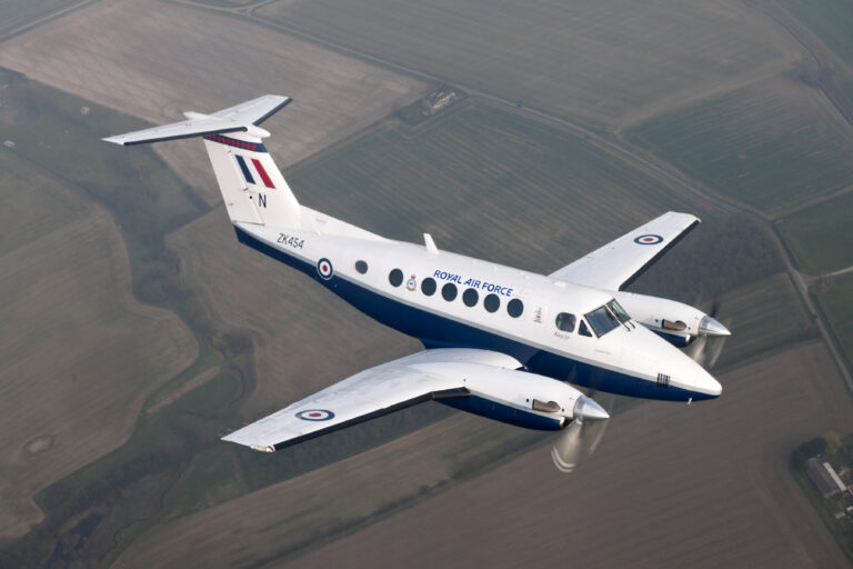 Beechcraft King Air 200 - Image 14