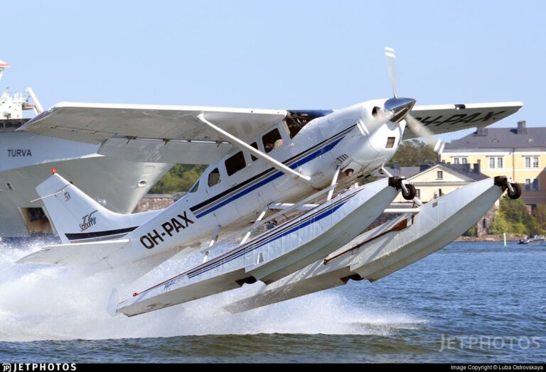 Cessna C-206 Float - Image 4