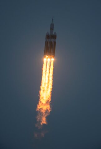 6852_orion-spacecraft-launch-liftoff-rocket-delta-iv-florida-full2