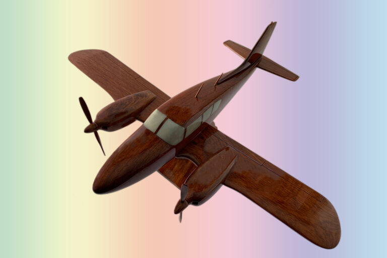 Piper PA-23-250 Aztec - Image 3