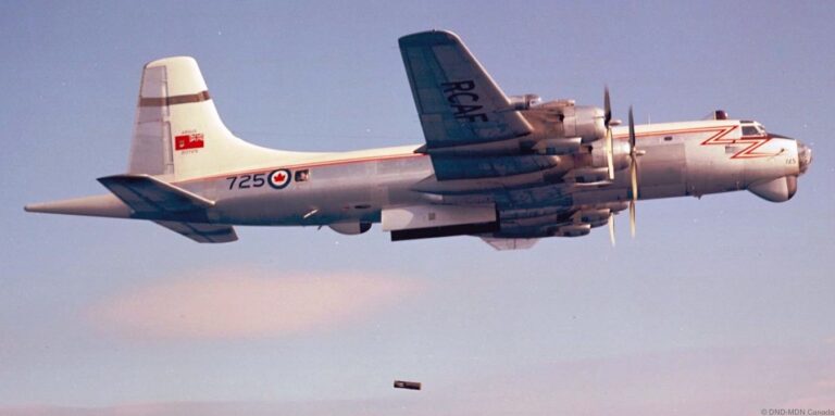 Canadair CP-107 Argus - Image 14
