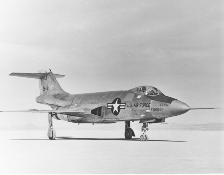 McDonnell F-101 Voodoo - Image 17
