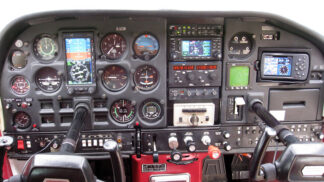 Cessna-177-Cardinal-Cockpit