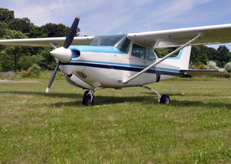 Cessna C-172 RG - Image 19