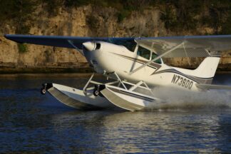 Cessna-172-on-Wipline-2350-Floats-1
