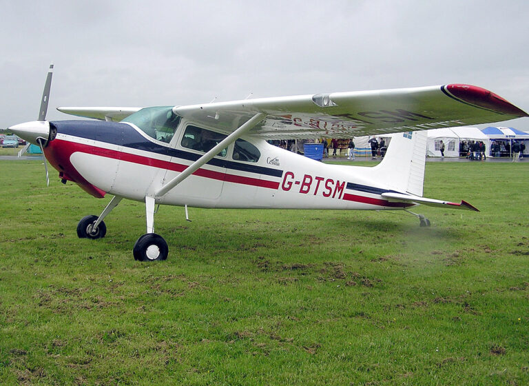 Cessna 180 Skywagon - Image 19