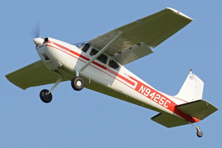 Cessna 180 Skywagon - Image 21